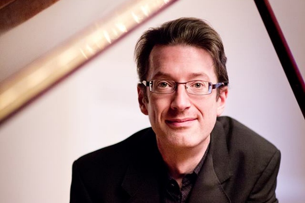 Llyr Williams Pianist with the Malaysian Philharmonic Orchestra 13 January 2019